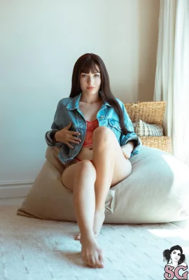 [Suicide Girls]19 janvier 2025 – Aine – La maison de Sara[41P]