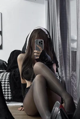 The Ghost Girl Ah Xun Kaori Masturbation Nun Thème sexy Nun Sexy Nun Clothing avec des soies noires ultra-minces montrant de belles jambes Tempt Photo 69p