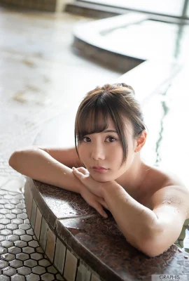(Sakado Mitsuki) De beaux seins révèlent leurs courbes si charmantes et super choquantes (32 photos)