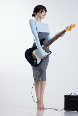 Candy Ball Hitomio Guitar Sister (64 photos)