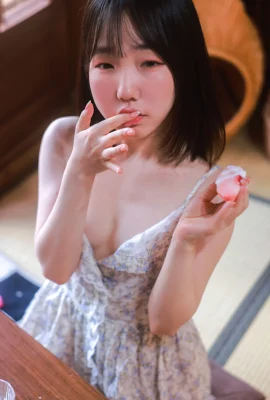 (Han Yeri) Peau laiteuse, lèvres rouges et dents blanches (9 photos)