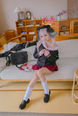 Le blogueur de l’anime est-il un ours Blue sous Jiang Xiaochun Classroom Sexy JK Uniform Outdoor Black Bikini Tentation Photo 100p