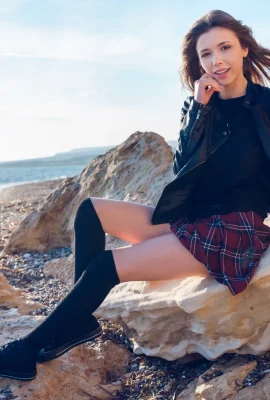 Mila Azul – A Day by the Sea (116 photos)