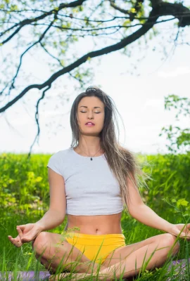 Lilian A – Méditation (112 photos)