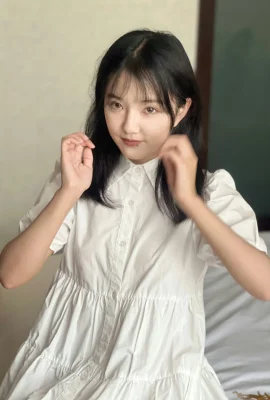 Ensemble de photos privées par le modèle chinois Xiaoxin (128 photos)
