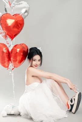 Beauté en ligne Nnian Saint-Valentin Thème spécial Sexy White Wedding Long Jupe à demi-prise montrant Magnifique pose sexy et tentante Photo 80p