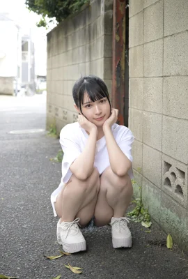 (Mihua Eni) montrant sa silhouette tendre et dodue attire l’attention de tout le monde (38 photos)
