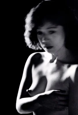 Otake Shinobu Light of the Dark (1993.2) (54 photos)