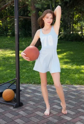 Shawni – Il est temps de jouer (106 photos)