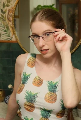 [Suicide Girls] 29 avril 2025 – Laceybloom – déesse émeraude [43p]