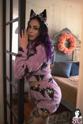 [Suicide Girls] 27 avril 2025 – Jadestone – Survivant sur dépit [49p]