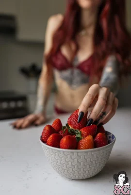 [Suicide Girls] 28 avril 2025 – Zarawolf – Taste du rouge [43p]