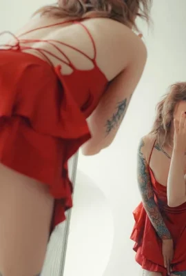 [Suicide Girls] 10 mai 2025 – Awondr – Les roses sont rouges [46p]