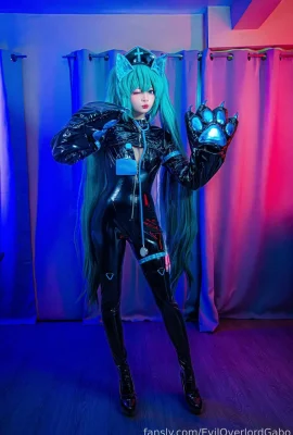 Evil Overlord Gabo – infirmière Miku