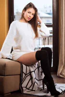 Hilary C – Cashmere (106 photos)