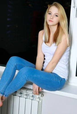 Mia Chance – C’est épuisé (87 photos)