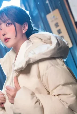 Mlle Coser: Le nouveau venu qui est trop tard pour boire, est un sous-vêtements sexy sexy sexy avec des bas noirs pour montrer sa silhouette et sa tentation parfaites …