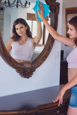 Tina Tiny – Ménale (112 photos)